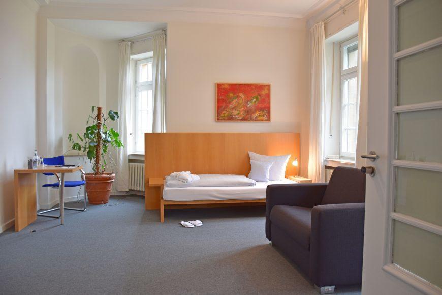 Robert-Schuman-Haus Hotel Trier Exterior photo