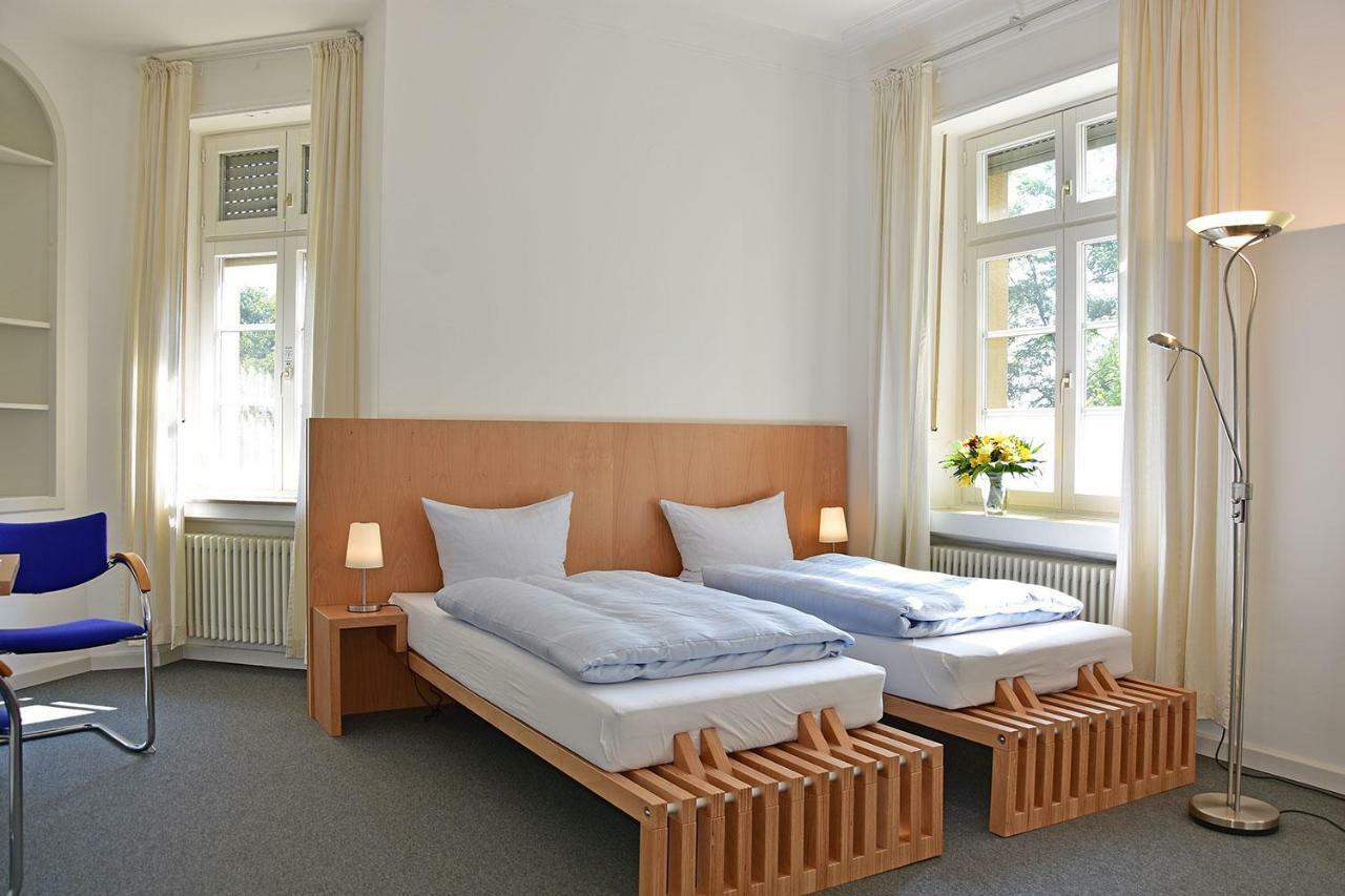 Robert-Schuman-Haus Hotel Trier Exterior photo